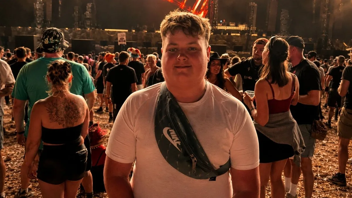 Hombre autista fue solo a su primer festival y un grupo de desconocidos cambió su vida: ahora será DJ en Boomtown